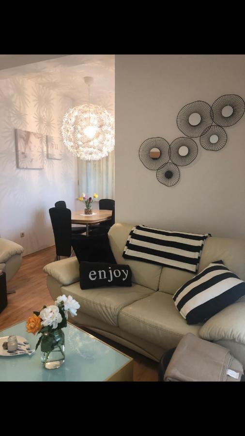 Apartment Natasa Palit Exteriör bild