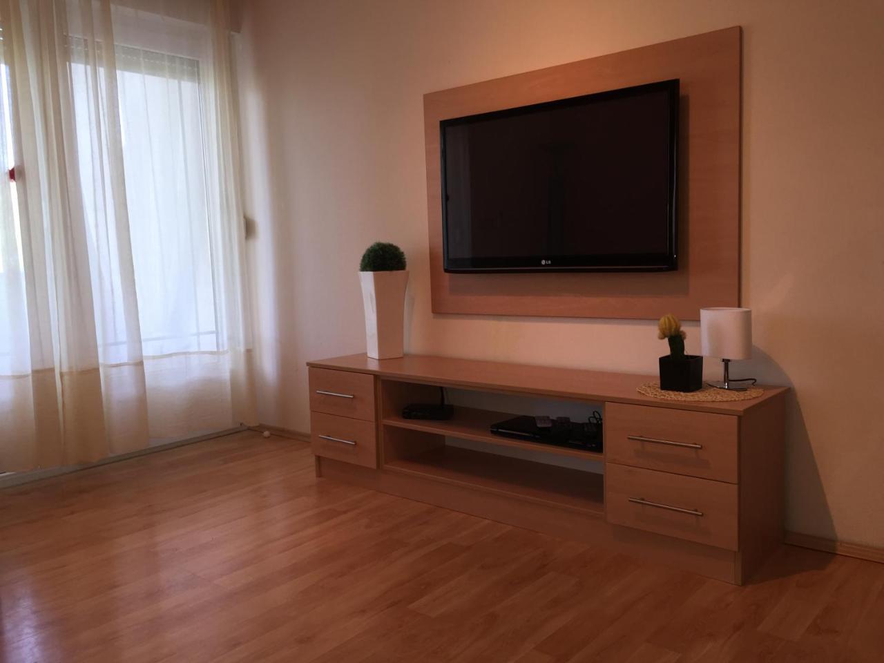 Apartment Natasa Palit Exteriör bild
